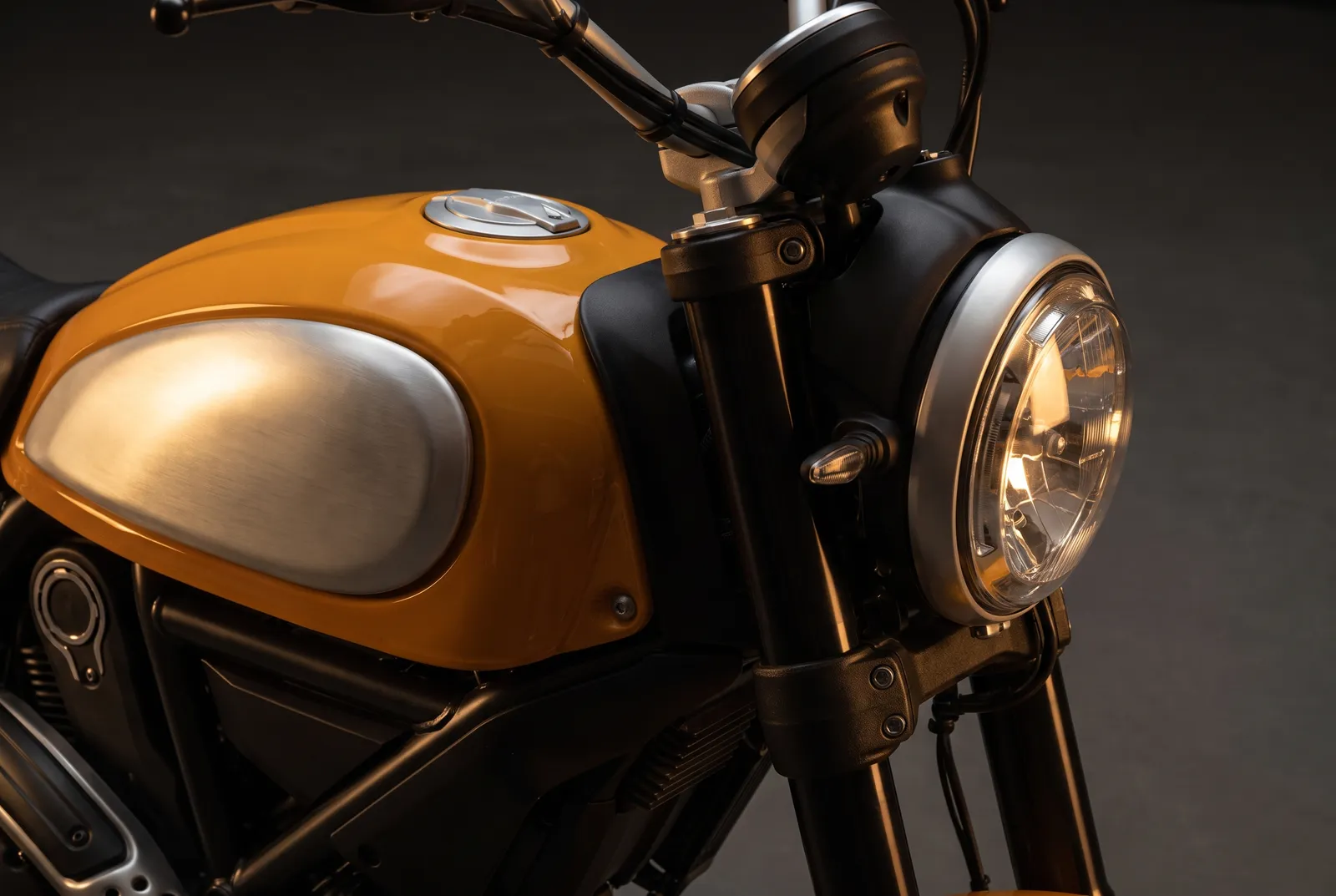 Detail van een Ducati Scrambler